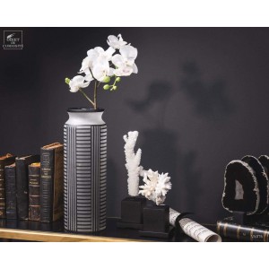 Vase noir et blanc 2
