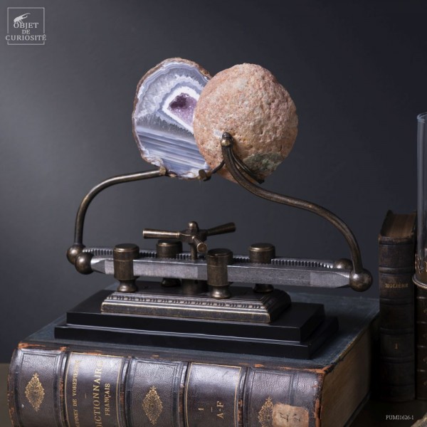 Géode d'agate avec cœur cristallisé...