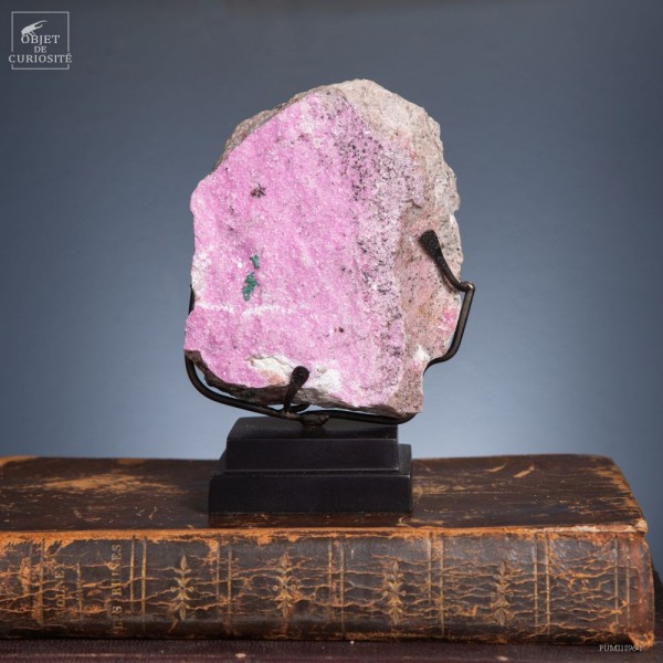 Cobatocalcite rose sur base noire