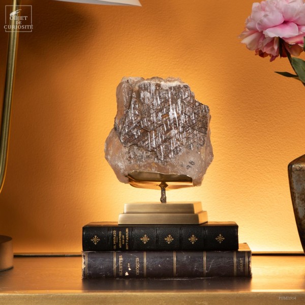 Cristal avec Sagenite sur base en laiton