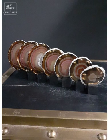 Série de 7 tranches d'agate noires...