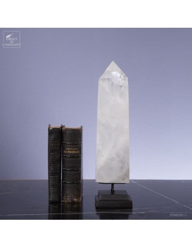 Quartz de Madagascar 25cm sur base noire