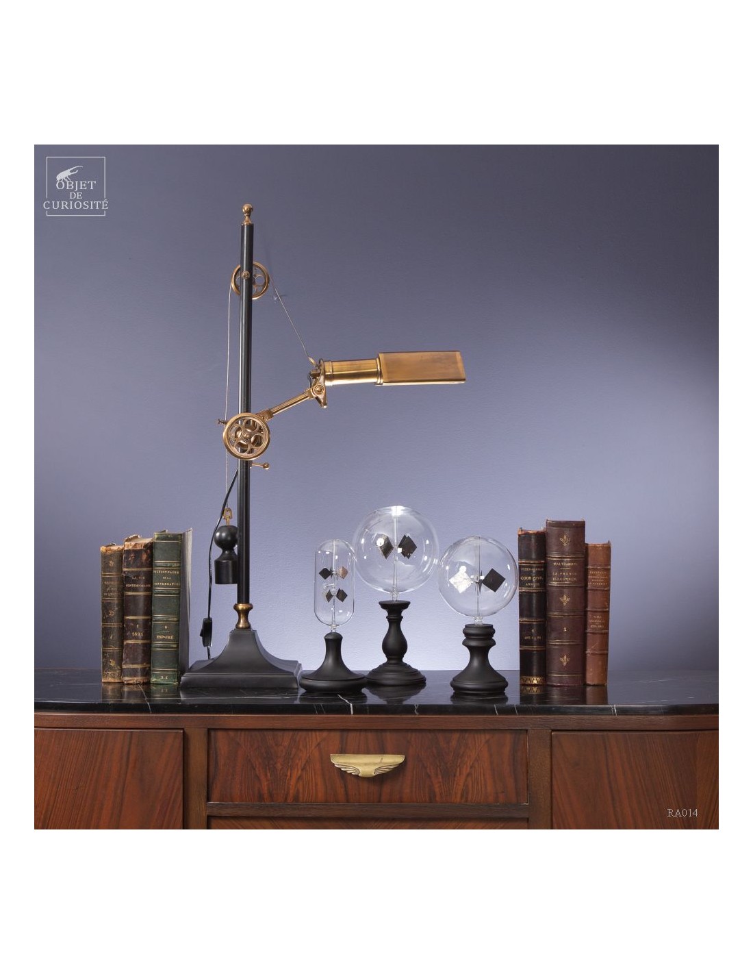 Radiomètre (diam.16cm) sur pied bois... Radiomètre (diam.16cm) sur pied bois...