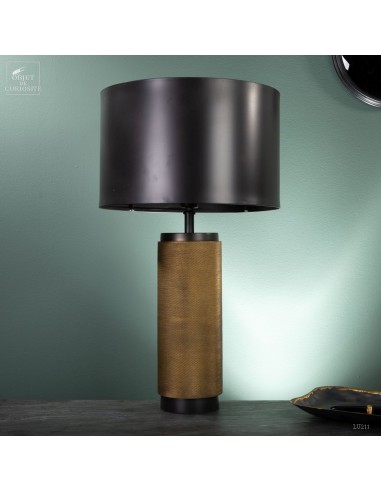 Table lamp with metal shade