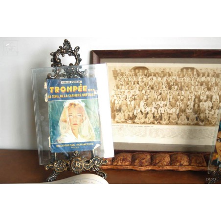 Large easel in solid brass