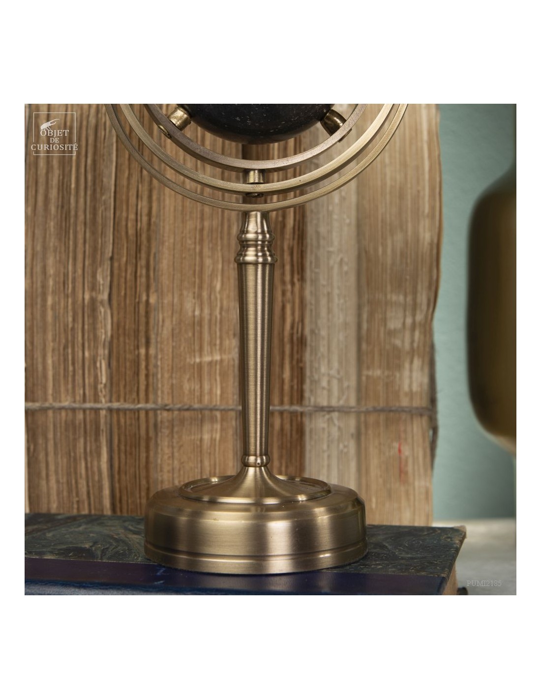 Sphère de lazurite dans support... Sphère de lazurite dans support...