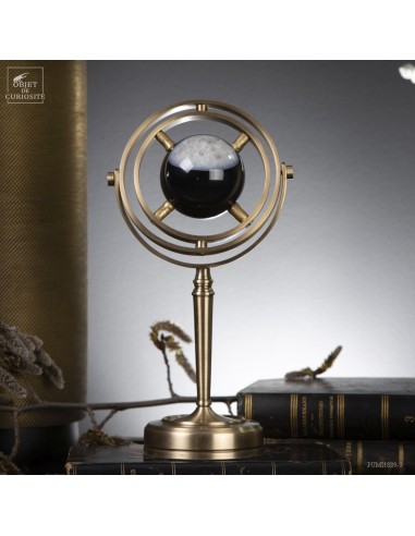 Sphère d'agate noire et blanche dans...