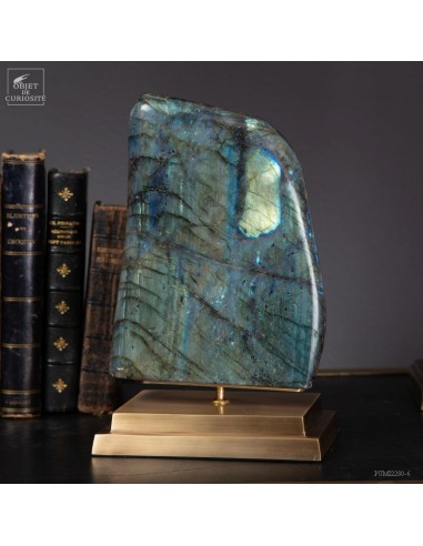 2.8kg Polished labradorite from...