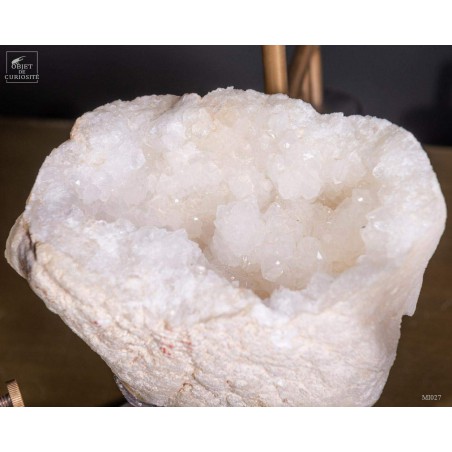 Counter weight machinery to open a geode