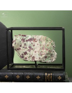 Pyrope garnet on chromium...