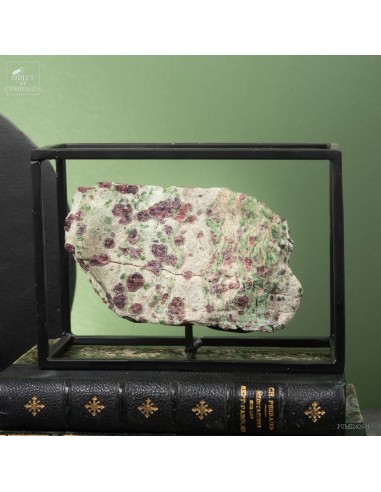Pyrope garnet on chromium diopside...