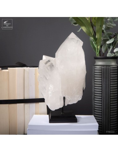 White crystal (1.8kg), brass base