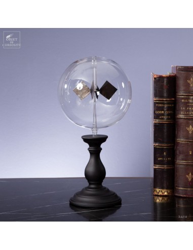 Radiomètre (diam.16cm) sur pied bois... Radiomètre (diam.16cm) sur pied bois...