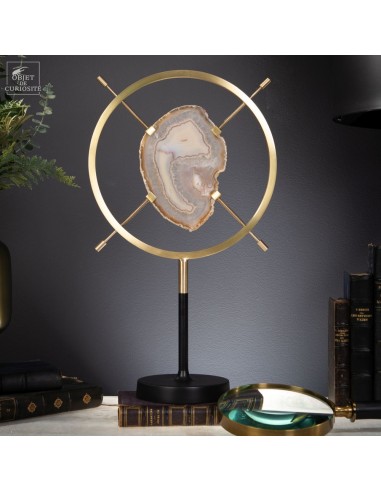 Tranche d'agate laiteuse dans support...