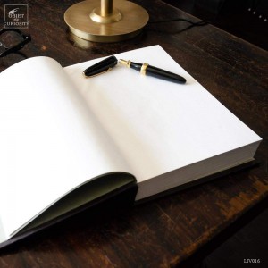Livre de confinement couverture cuir 2