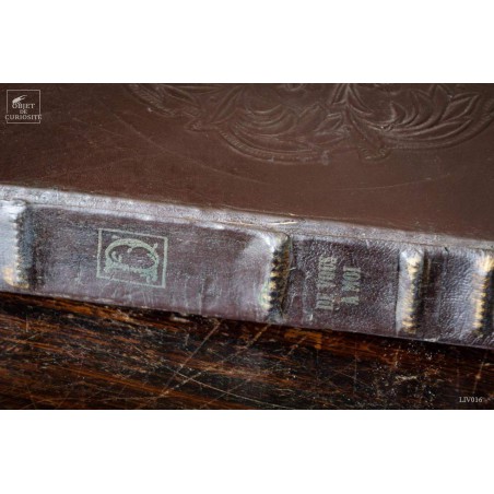 Livre de confinement couverture cuir