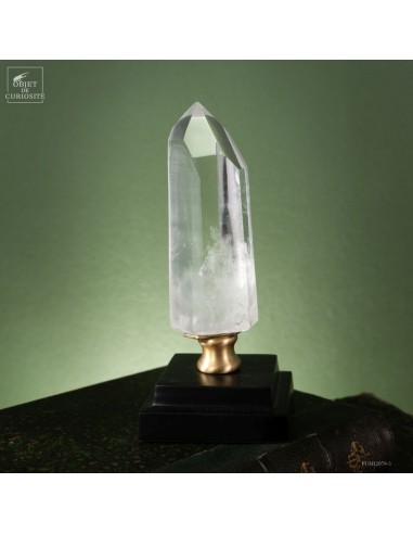 Quartz de Madagascar sur base noire Quartz de Madagascar sur base noire