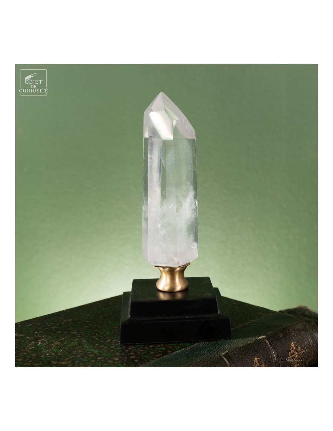 Quartz de Madagascar sur base noire Quartz de Madagascar sur base noire