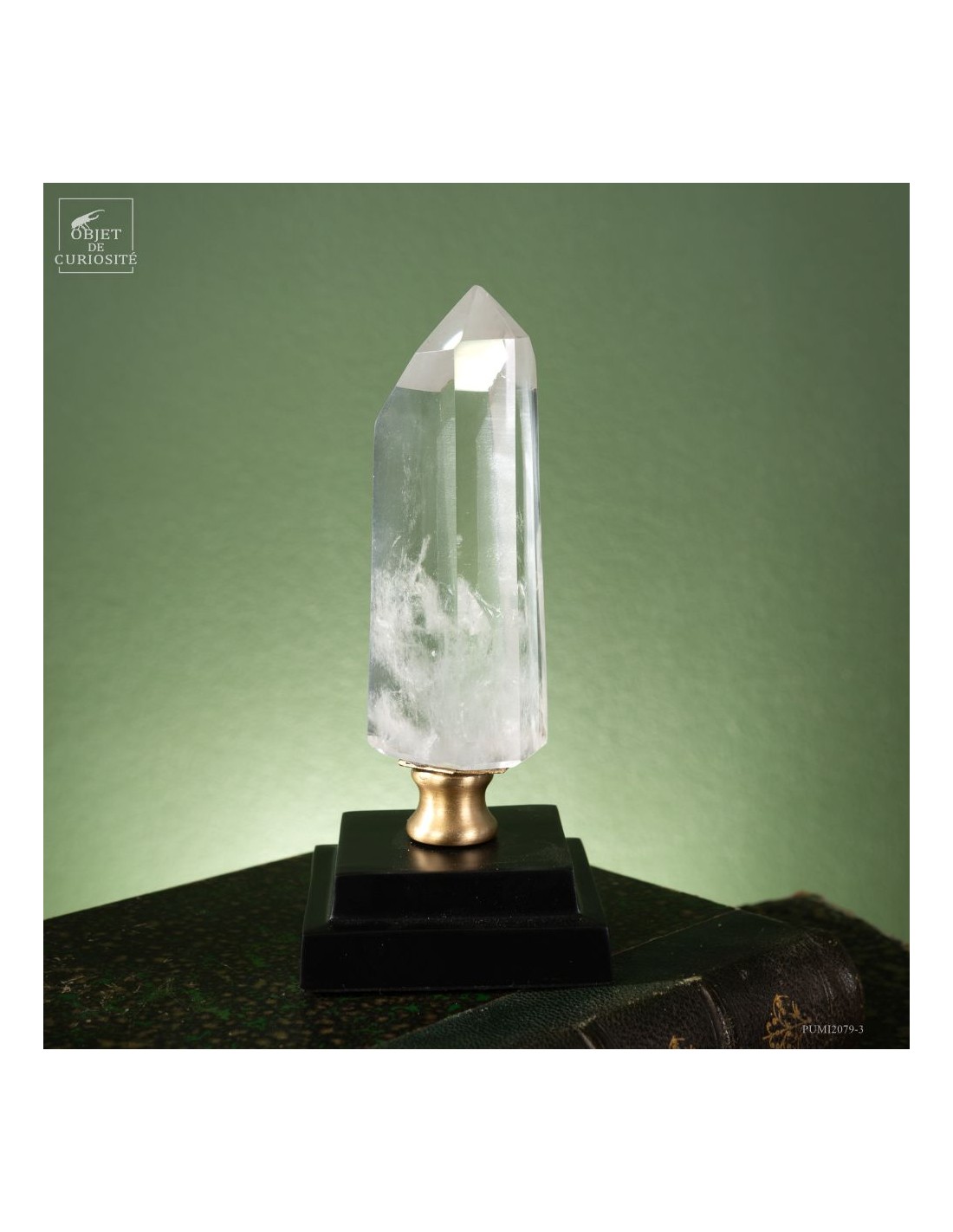 Quartz de Madagascar sur base noire Quartz de Madagascar sur base noire