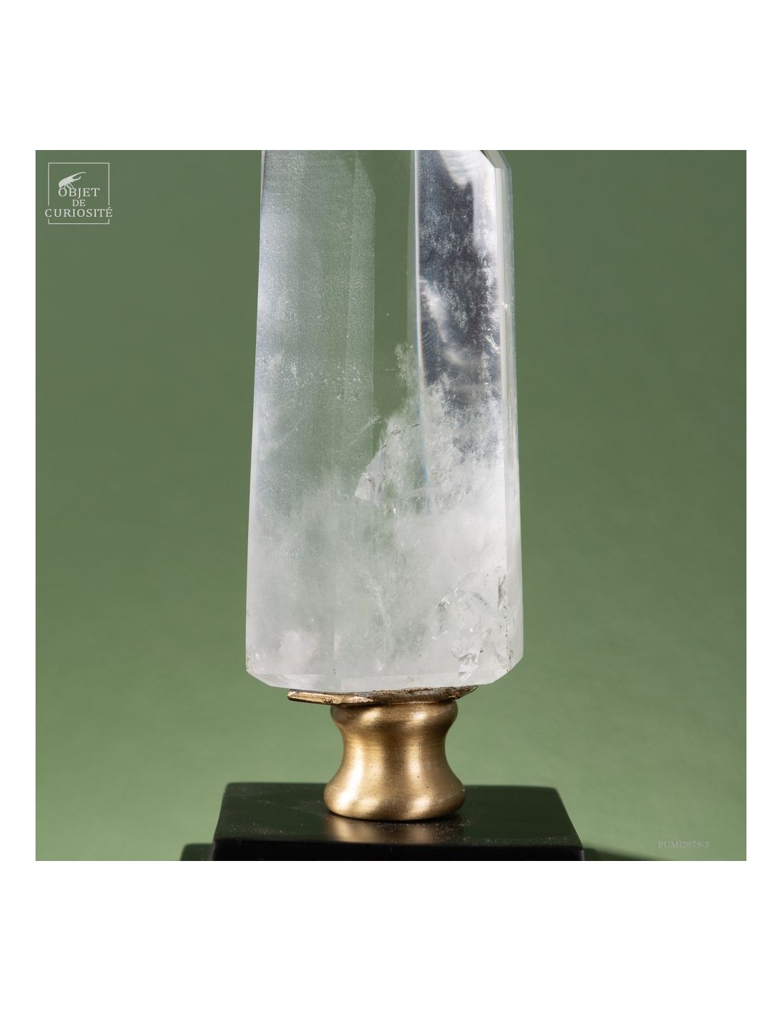 Quartz de Madagascar sur base noire Quartz de Madagascar sur base noire