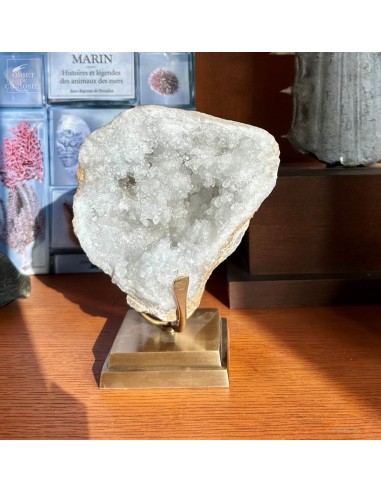 Géode de quartz ouverte (Maroc)...