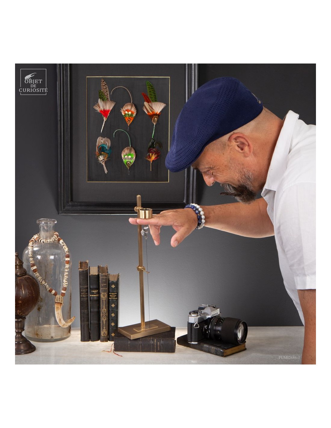 Météorite ferreuse Aletaï en lévitation Météorite ferreuse Aletaï en lévitation