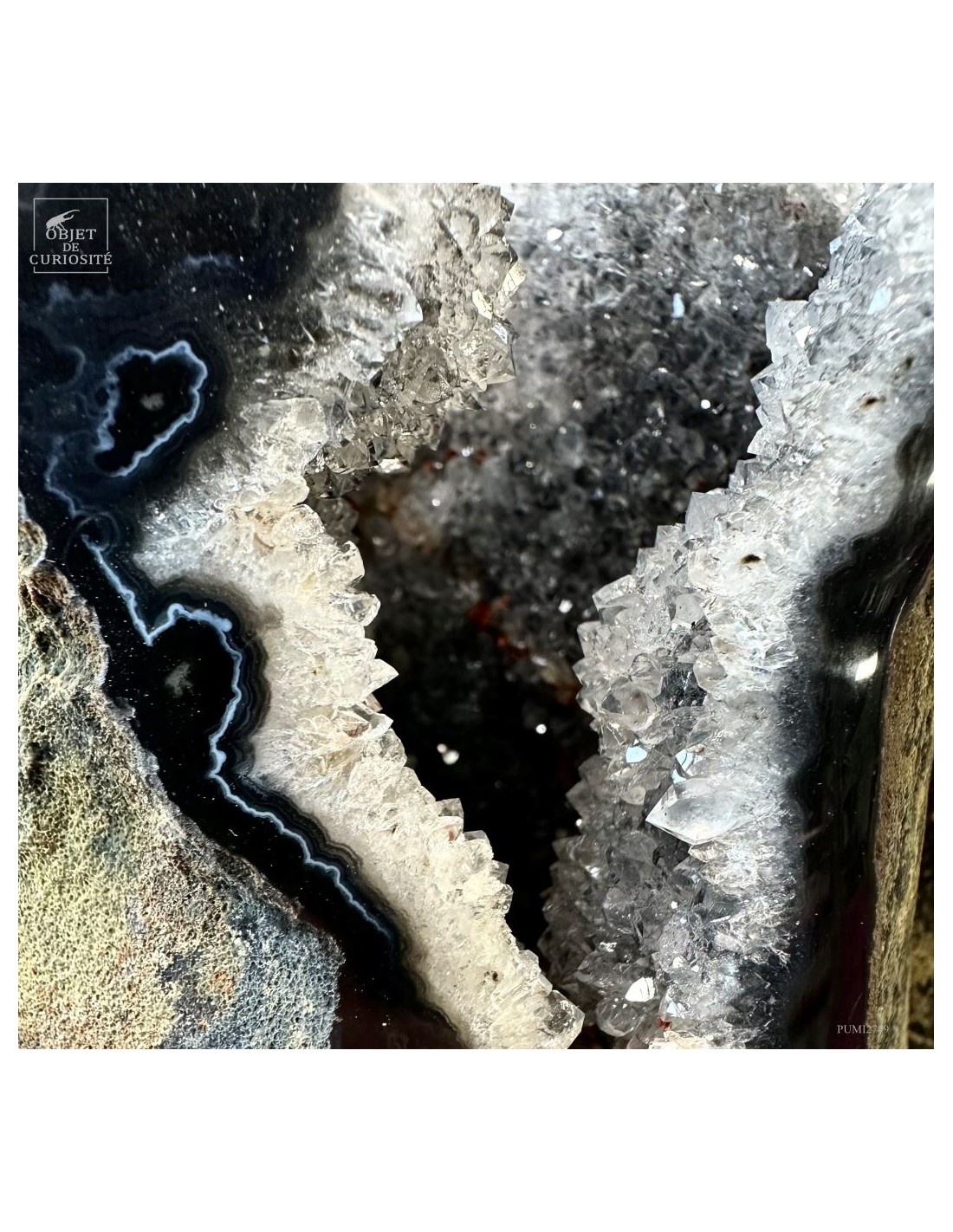 Géode d’agate ouverte – Brésil Géode d’agate ouverte – Brésil