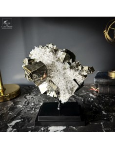 Pyrite cubique avec quartz,...