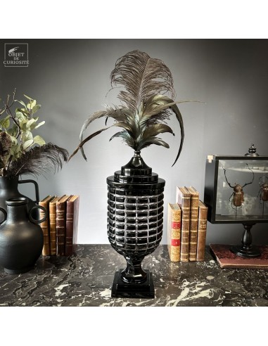 Drageoir ciselé en verre noir,...