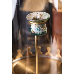 Vase lacrymatoire de 2.2cm  -sous globe laiton 2