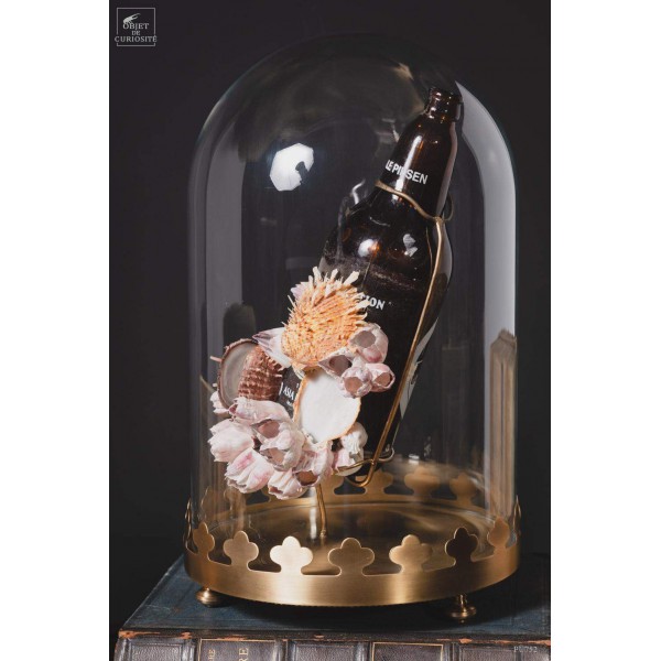 Déchet de la mer: bouteille avec spondyle, base laiton Déchet de la mer: bouteille avec spondyle, base laiton