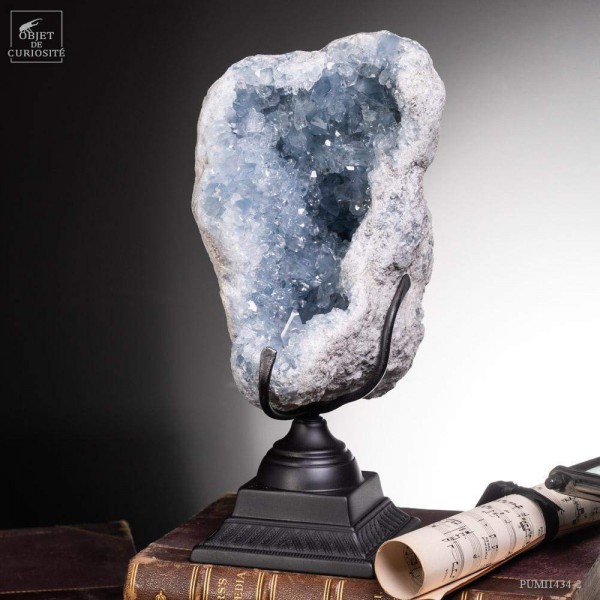 Blue celestina mineral (6.9kg) from Madagascar