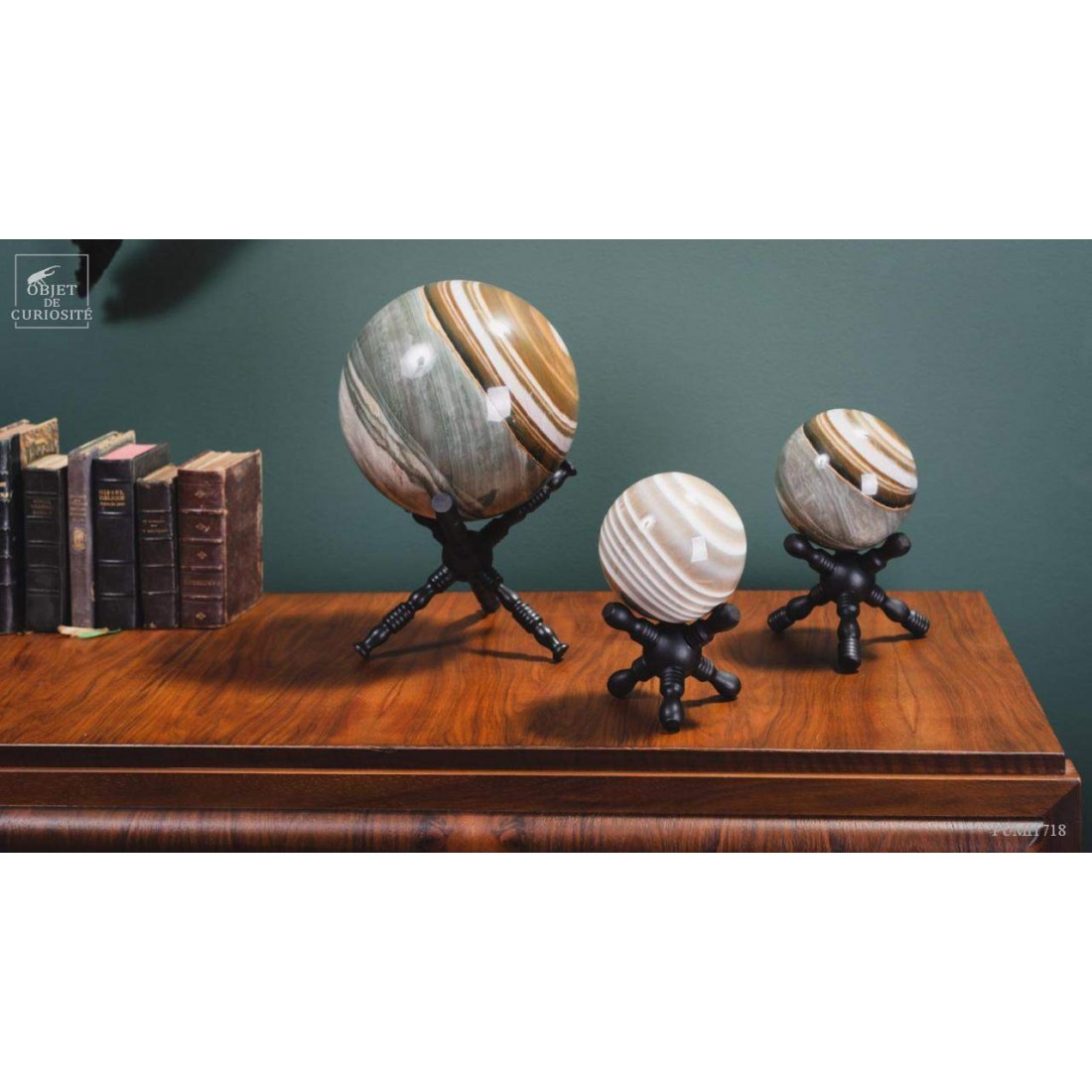 Sphere of Zebra-striped jasper  (2kg) Sphere of Zebra-striped jasper  (2kg)