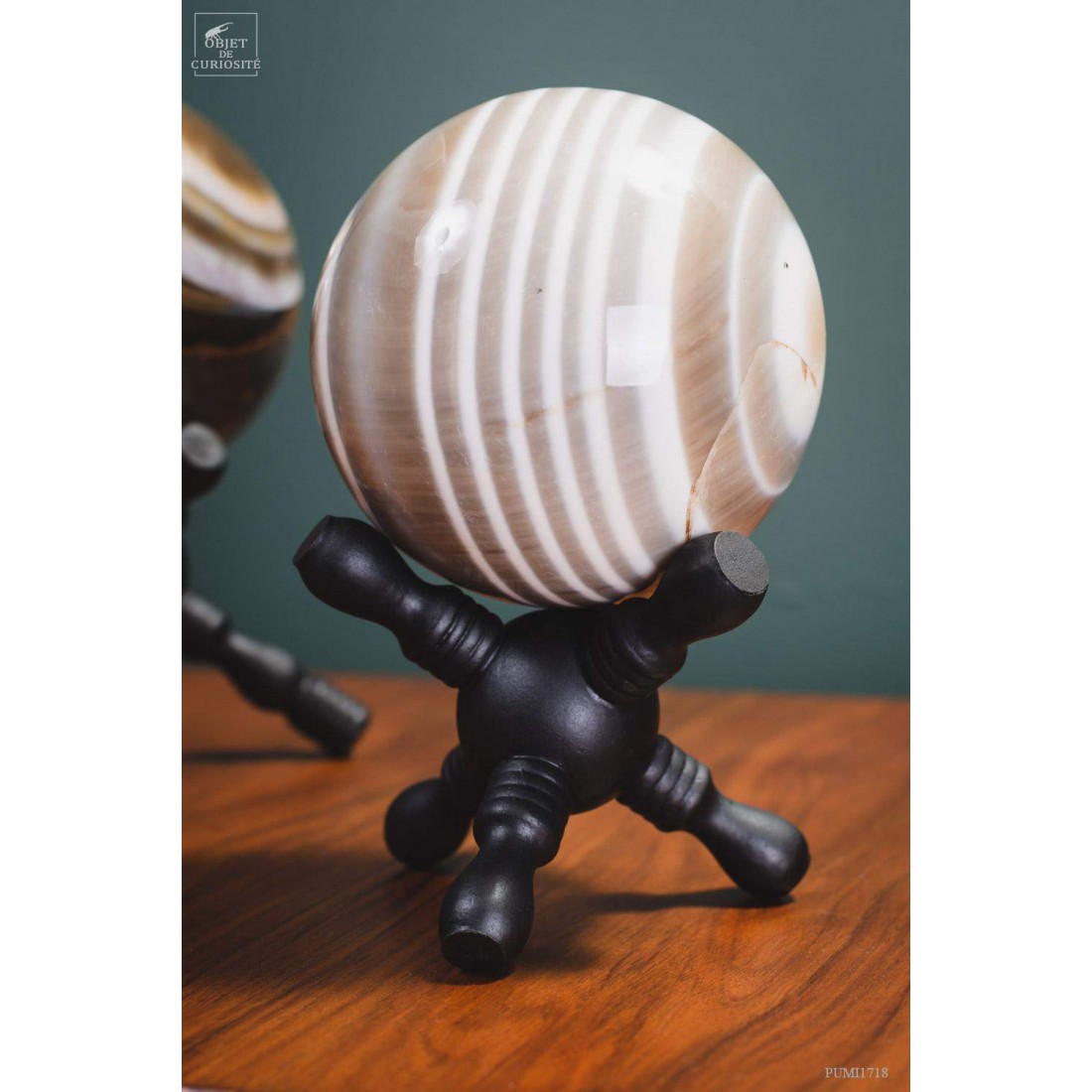 Sphere of Zebra-striped jasper  (2kg) Sphere of Zebra-striped jasper  (2kg)